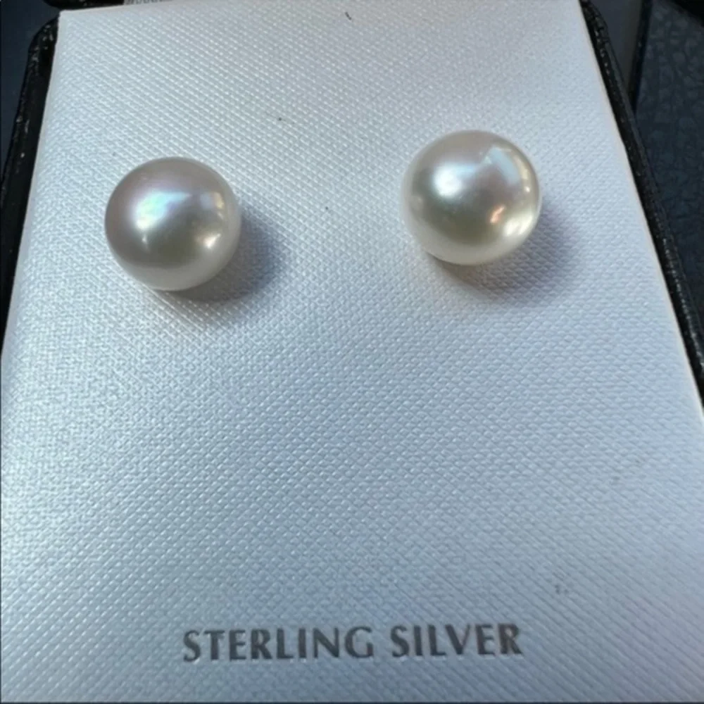 Pearl stud earrings